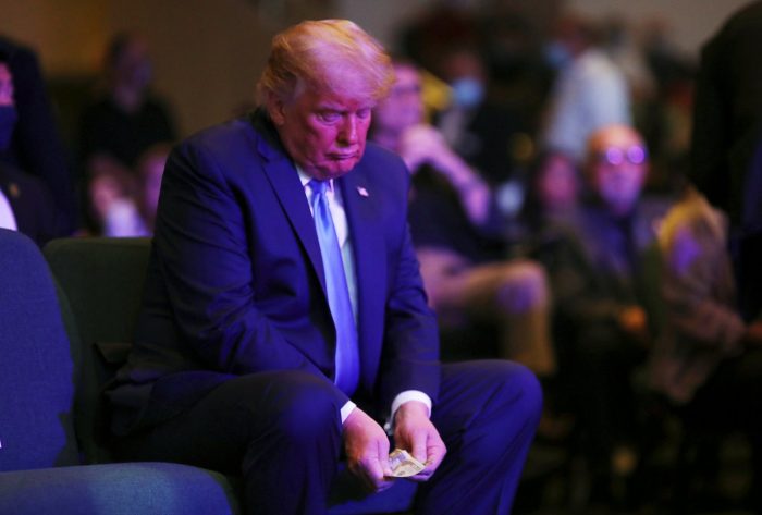 ТУЖБА ОД 5 МИЛИЈАРДИ ДОЛАРИ: Трамп најави тужба против Би-би-си поради монтажата на неговиот говор од 6 јануари