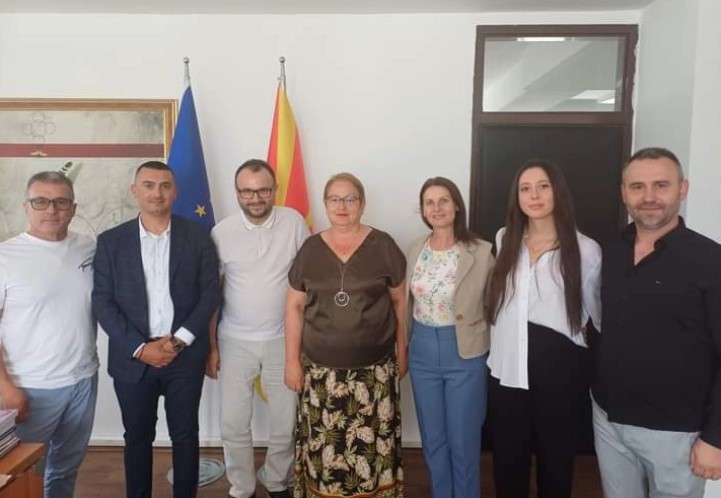 Претставници на Македонците од Албанија на средба со министерката Јаневска