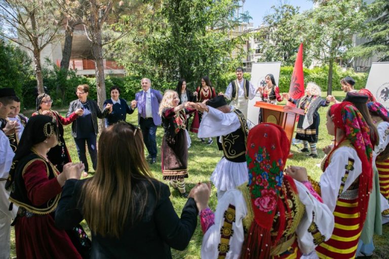 По сите малцинства, сега и демократите во Албанија не ги признаваат резултатите од пописот