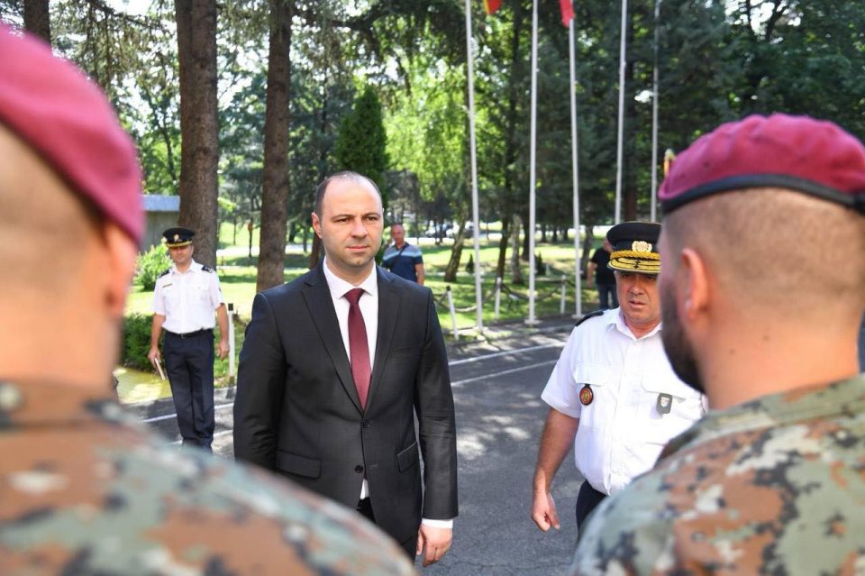 МИСАЈЛОВСКИ ВО ПОСЕТА НА „ВОЛЦИТЕ“: Наши чувари на мирот, олицетворение на храброст, вие сте херои на нашата нација