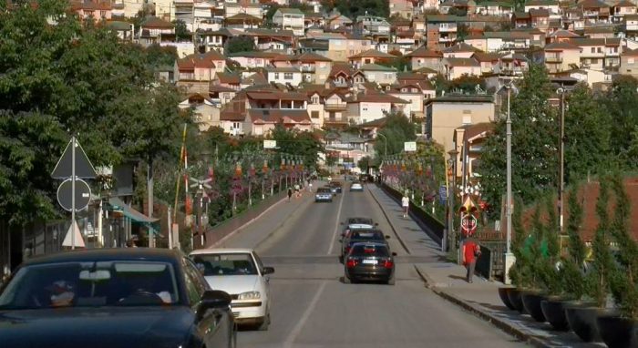 БЕЗБЕДЕН ГРАД И ВО ВЕЛЕС: Мицкоски и Тошковски на денешното пуштање во употреба и поставување темелник на катна гаража