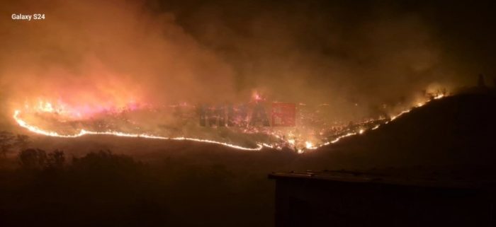 Прогласена вонредна состојба на грчкиот остров Хиос поради пожарите