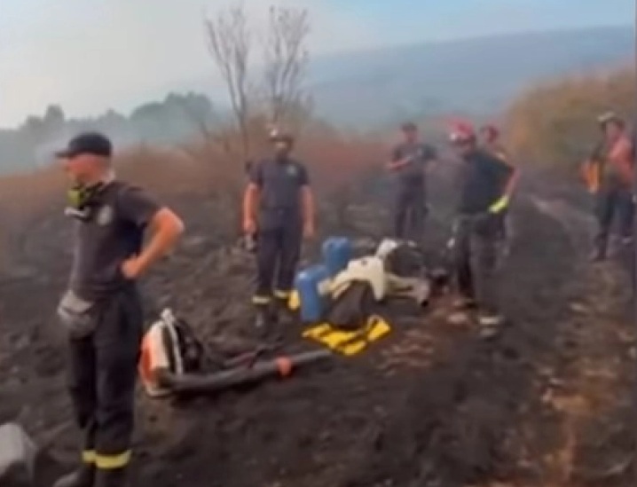 ГОЛЕМИ ШУМСКИ ПОЖАРИ ВО СРБИЈА: Две села се загрозени, полицијата се сомнева дека пожарите се подметнати