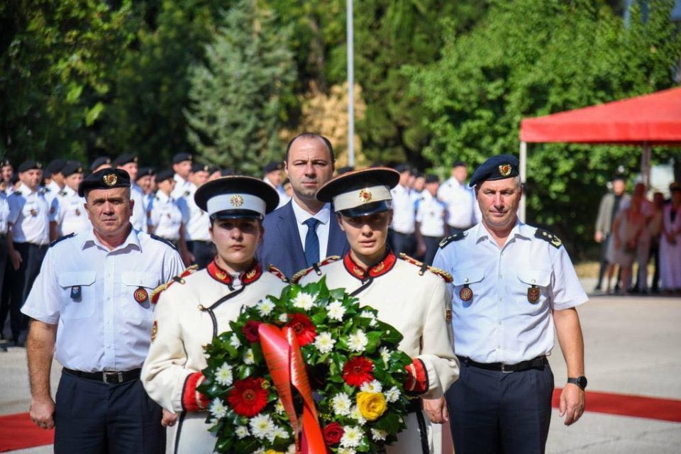 МИСАЈЛОВСКИ ЗА ДЕНОТ НА АРМ: На овој ден оддаваме почит на храбрите бранители кои ги дадоа своите животи за Македонија