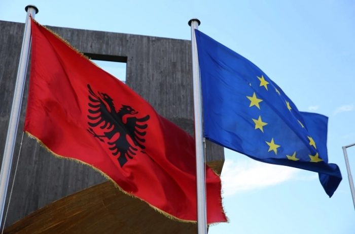ЕВРОСТАТ: Храната во Албанија поскапа отколку во земјите на ЕУ, најскапи за Албанците во споредба со ЕУ се јајцата, сирењето и млекото