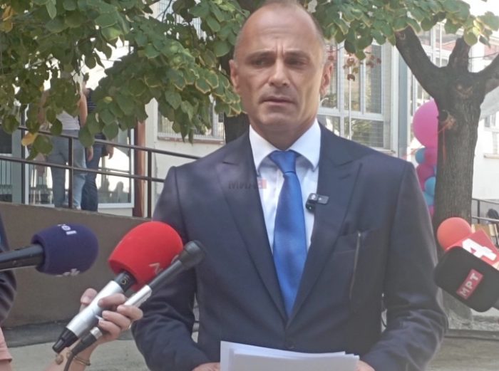 МAНАСИЕВСКИ: Филипче е спремен утре да ги продаде историјата, јазикот и идентитетот за да и се додвори на Бугарија и да дојде на власт