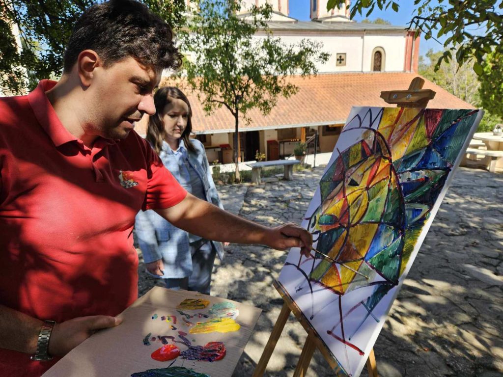 БАЛКАНСКИ КУЛТУРНИ СРЕДБИ: Повеќемина тиквешки уметници сликаа во манастирот Св. Ѓорѓи за заедничка изложба во Неготино