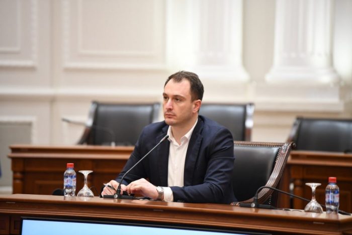 ЧЕСТИТКА ОД АНДОНОВСКИ: Христовото раѓање нека донесе благослов во секој дом – надежта, солидарноста и верата нека ни бидат водилка