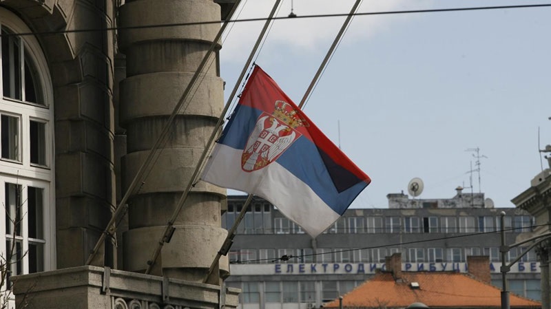 ДЕН НА ЖАЛОСТ ВО СРБИЈА: Поради убиствата во Цетиње во јужна Црна Гора српската влада го прогласи 5 јануари како ден на општа жалост