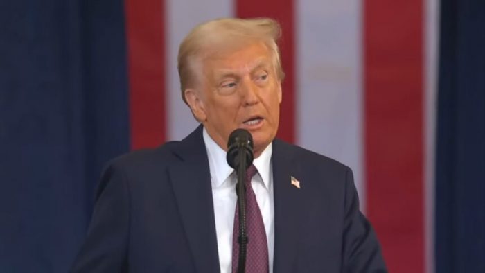 ТРАМП: Не ја исклучувам употребата на воена сила за преземање на контролата врз Гренланд