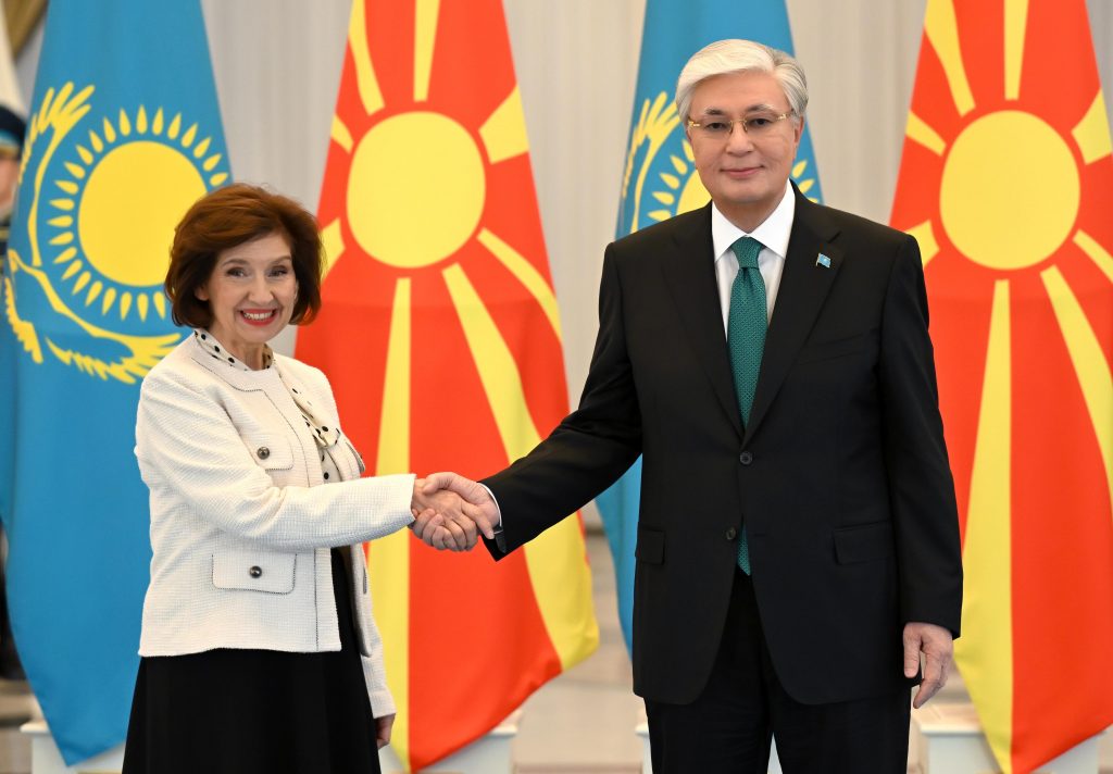 СИЉАНОВСКА ВО КАЗАХСТАН: Претседателката на Македонија ќе се учествува на меѓународниот форум Астана 2025