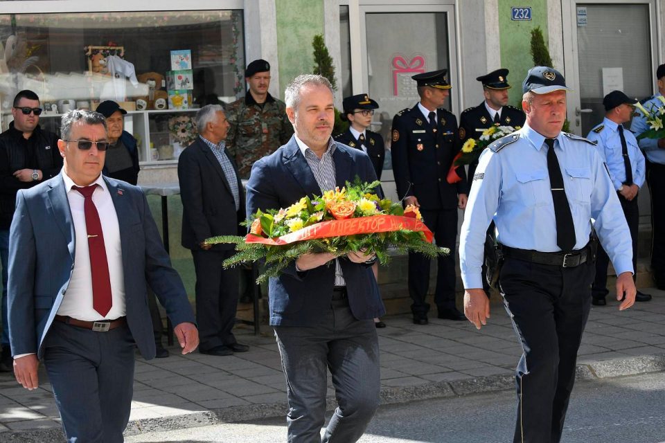 ЈАНЕВ: Со должна почит ги чествуваме храбрите синови од Крива Паланка кои ги жртвуваа своите животи за иднина на Македонија