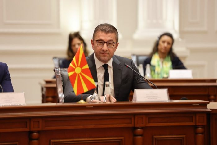 МИЦКОСКИ ГО ЧЕСТИТА 1 МАЈ: Владата и во иднина продолжува да биде целосно посветена на подобрувањето на животниот стандард