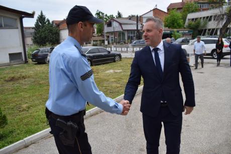 ЈАНЕВ ВО ПОСЕТА НА СВР ШТИП: Ние служиме, не владееме!