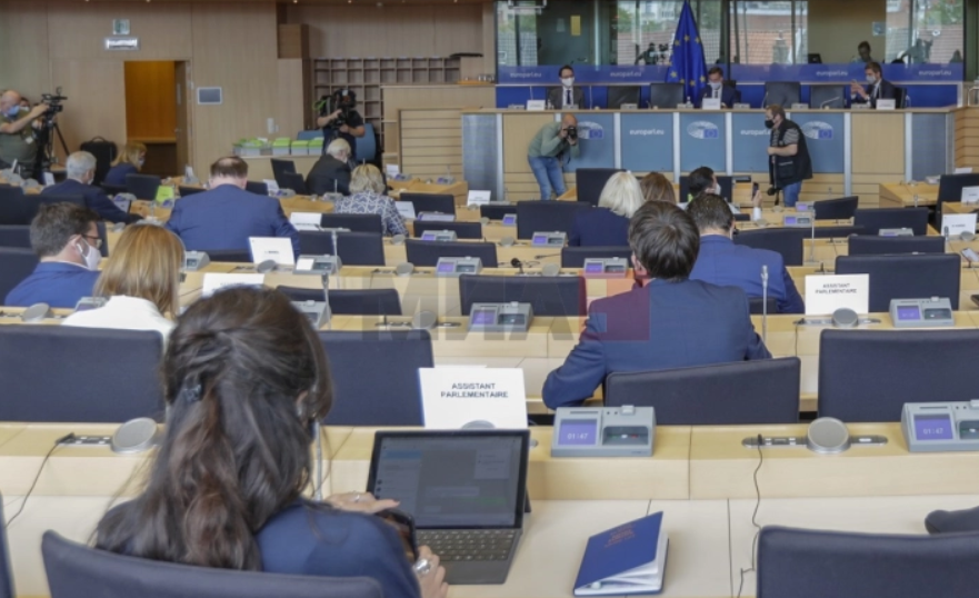 Одложено гласањето во АФЕТ по извештајот на Вајц за земјава