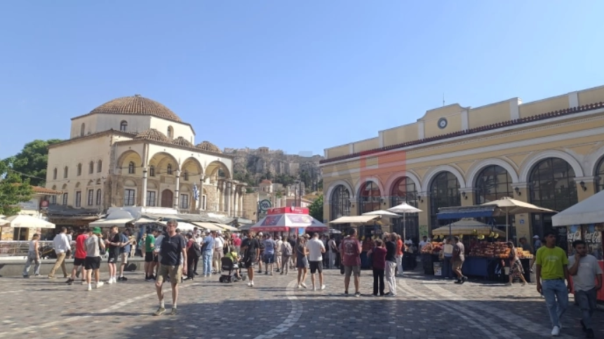 ЖИВОТ ВО АТИНА: Цените секојдневно растат, минималната плата 750 евра