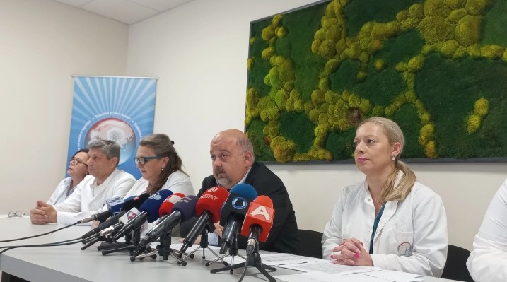 АНДОНОВСКИ: Граѓаните да не паничат за мајмунските сипаници, потврдени се кај двајца мажи, но не се работи за ново заболување