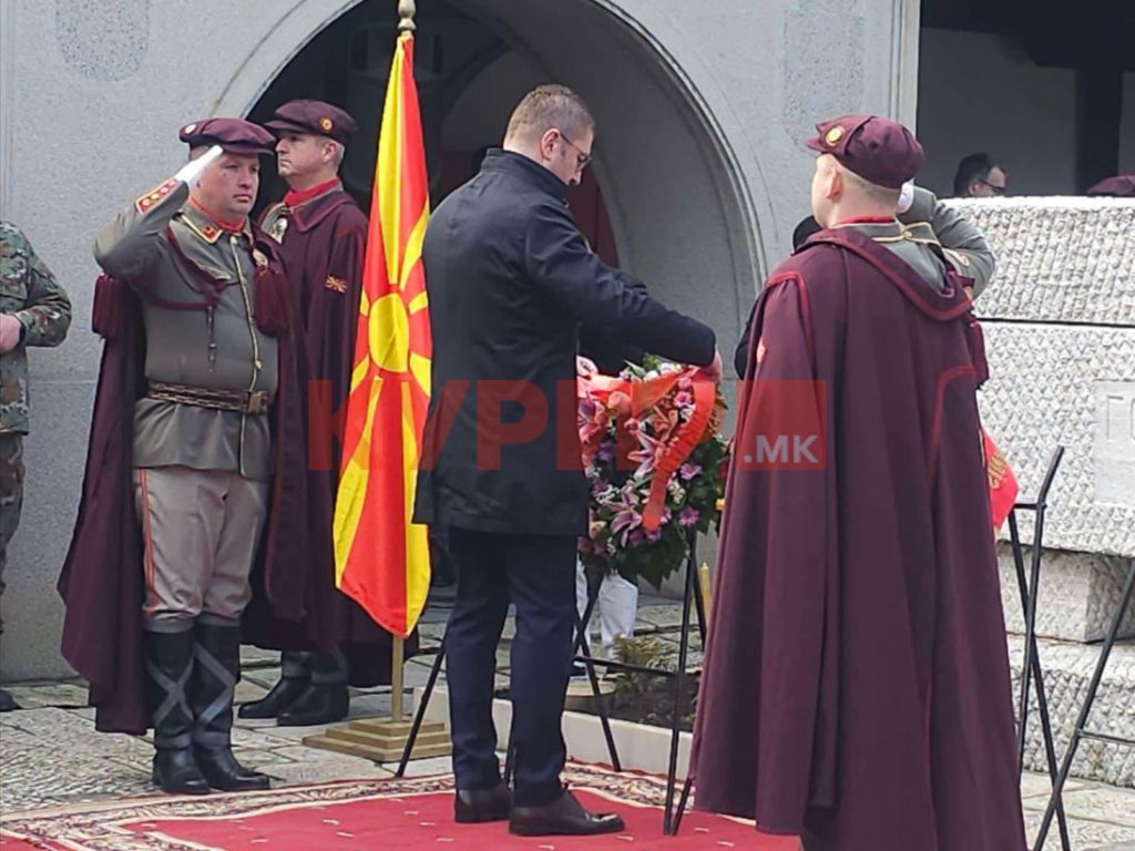 МАКЕДОНИЈА ГО ЧЕСТВУВА СВОЈОТ ИДЕОЛОГ: Премиерот Мицкоски ќе положи венец на гробот на Гоце Делчев во црквата Св. Спас