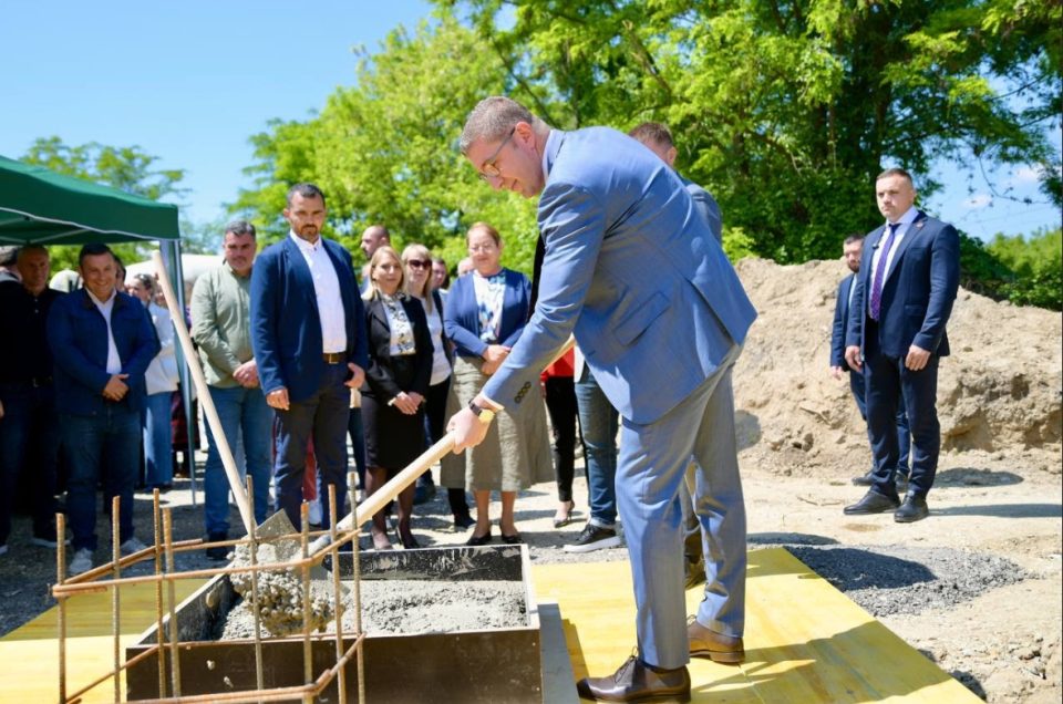 МИЦКОСКИ НАЈАВИ ИНФРАСТРУКТУРЕН БУМ: Инвестиции од околу 2 милијарди евра за брза пруга, болници, проекти во енергетиката…