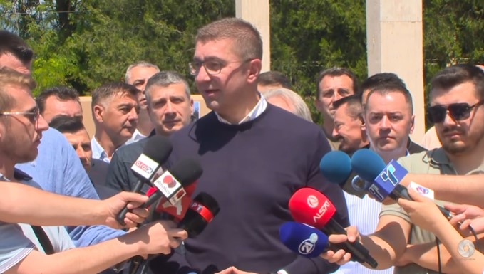 МИЦКОСКИ НАЈАВИ НОВА ИНВЕСТИЦИЈА: Швајцарска фармацевтска компанија влегува во Македонија, 500 добро платени вработени