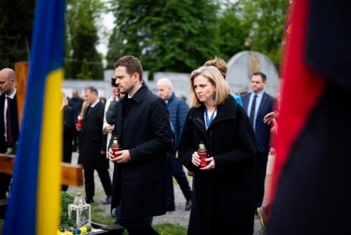 МУЦУНСКИ ВО УКРАИНА: Министерот и дава поддршка на Украина и повика на итен и безусловен прекин на огнот од страна на Русија