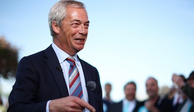 СЕ УРИВА СТАРИОТ ПОРЕДОК ВО БРИТАНИЈА: „Британскиот Трамп се приближува до власта“