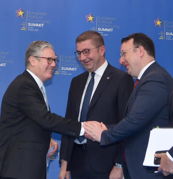 НИКОЛОСКИ: Плодна средба со премиерот Стармер, Договорот ќе донесе многу бенефити за Македонија