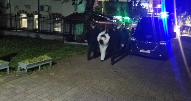 БРЗО РАСВЕТЛЕНО УБИСТВО: Пет лица вечерва се спроведени во судот во Штип, осомничени се за убиството на Е.О.(25) од Турција