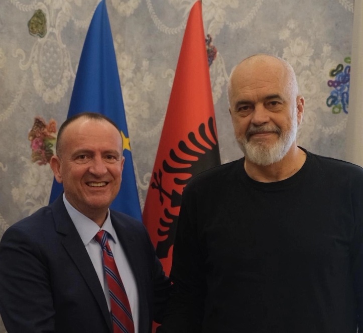 ТАРАВАРИ КАЈ ПРЕМИЕРОТ НА АЛБАНИЈА: Со најевропскиот премиер во моментов или како што сите велат овие денови – со Еди