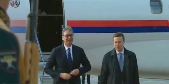 Вучиќ пристигна во Москва за прославата на Денот на победата на фашизмот