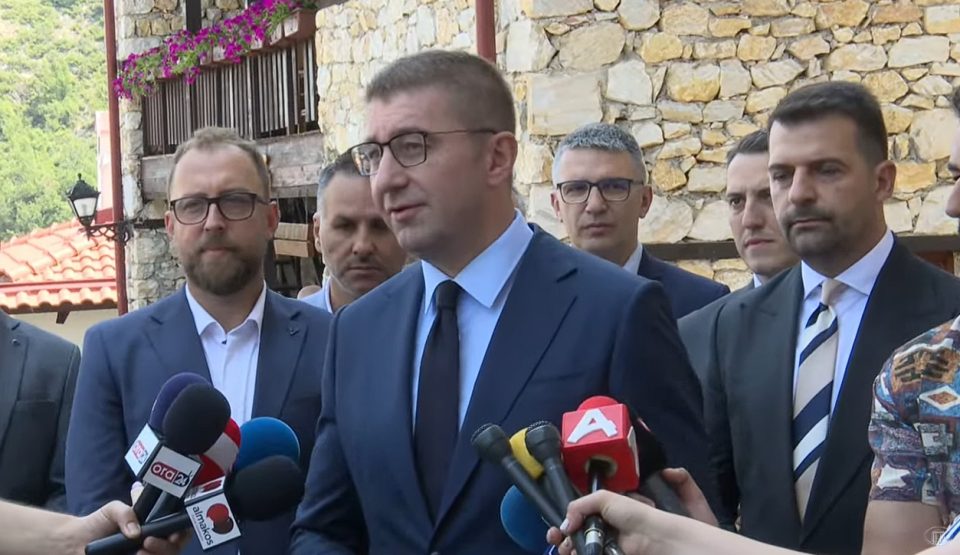 МИЦКОСКИ ЗА „МАКЕДОНСКО СЕЛО“: Туризмот годинава е со раст од 20 отсто, а уште еден полууништен објект пак е во функција
