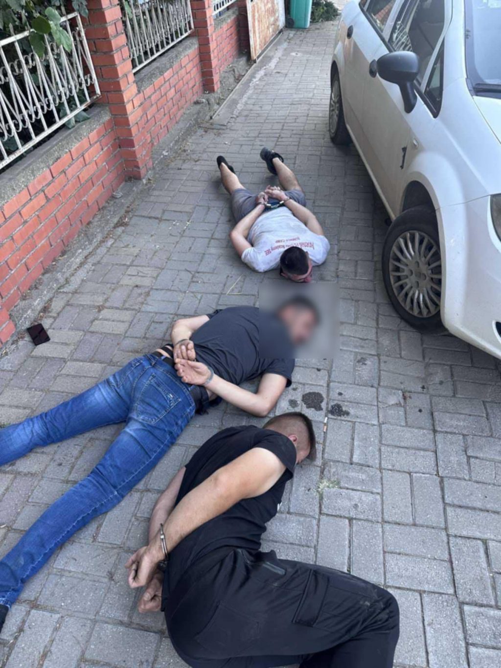 (ФОТО) ФИЛМСКА АКЦИЈА НА МВР ВО СТРУМИЦА: Пресечен меѓународен канал за трговија со дрога
