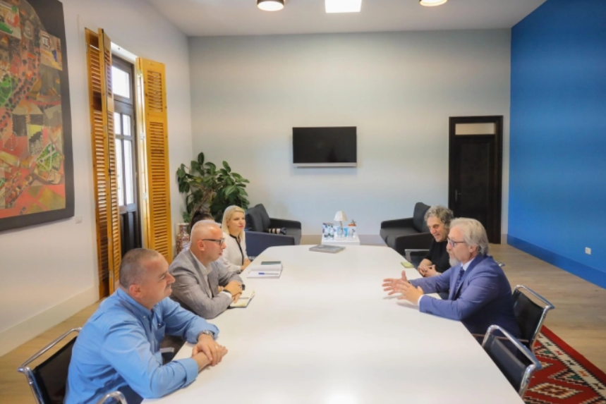 Министерот Лимани во посета на Корча, најави отворање македонски конзулатот во овој град