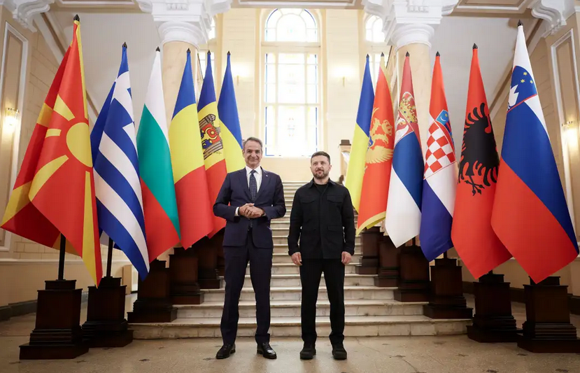 МИЦОТАКИС: Грција ќе продолжи дипломатски, политички, економски, воено и хуманитарно да ја поддржува Украина