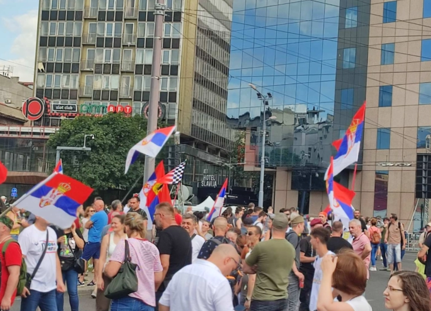 Бројна полиција распоредена низ Белград