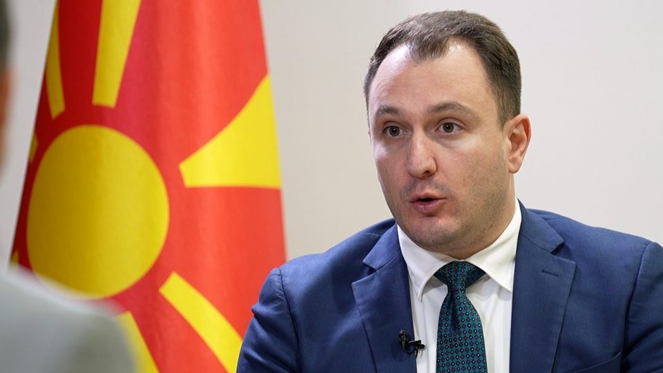 АНДОНОВСКИ: Електронската личната карта и возачката ќе бидат спакувани во апликацијата, ќе може да ја покажете за да се легитимирате