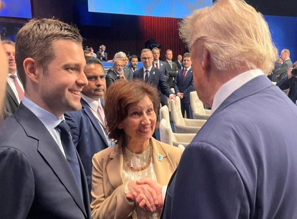 НА САМИТОТ НА НАТО ВО ХАГ: Сиљановска и Муцунски имаа средба со Трамп, симболичен гест на почит од стратешкиот партнер