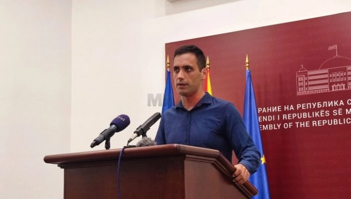 МЕЦИНОВИЌ: Левица бара намалување на работното време на 6 наместо сегашните 8 часа дневно и да нема намалување на платите