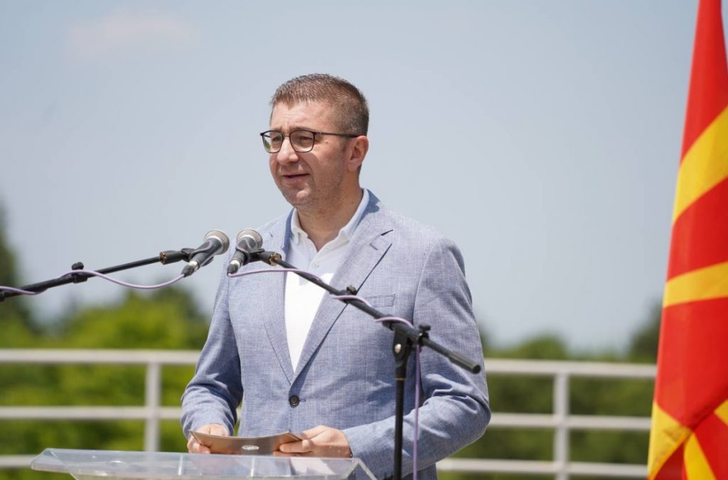 МИЦКОСКИ ГО ПУШТИ ПАТОТ ОХРИД- СВ. НАУМ: Татковината ја градиме со труд, чесност и одговорност, Македонија го заслужува тоа