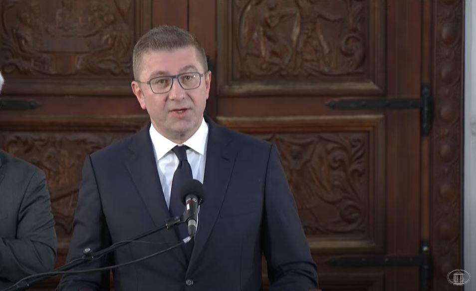 ОТЧЕТ НА МИЦКОСКИ: Ги ставивме првите тули на новите темели