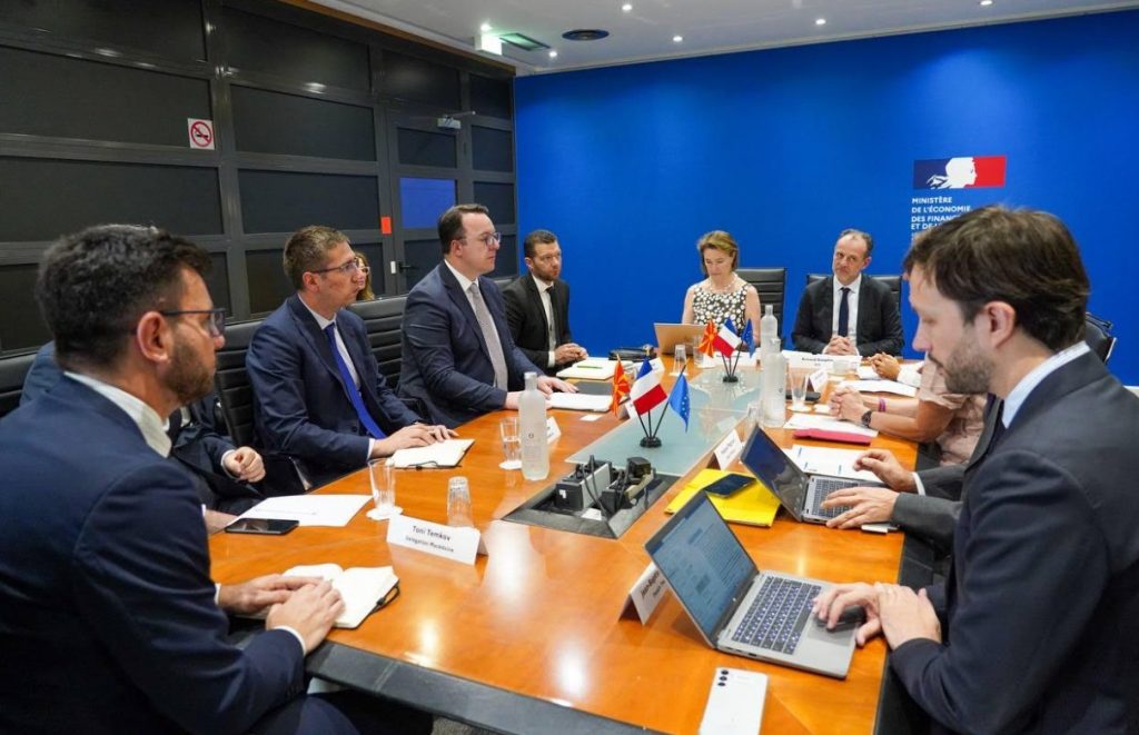 НИКОЛОСКИ НА СРЕДБА СО 11 НАЈГОЛЕМИ КОМПАНИИ ВО ФРАНЦИЈА: Македонија ги има наjдобрите услови за инвестирање