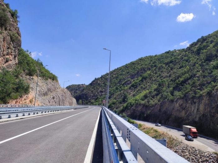 НИКОЛОСКИ: Од Скопје до Прилеп за еден час и 15-20 минути, а од Скопје до Битола ќе се патува за еден час и 40-тина минути