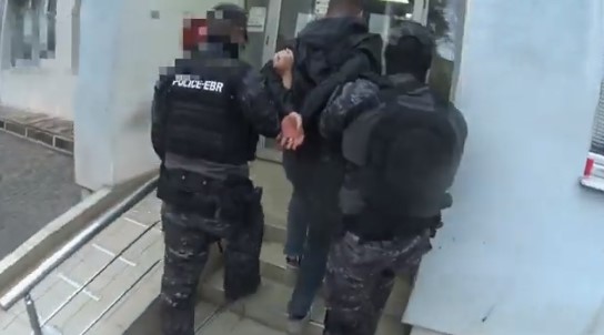 ОЈО: Уапсен вработениот во Народна банка, за кого Манев сведочеше дека го зел ранецот со пиштолот со кој се убиени Вања и Панче