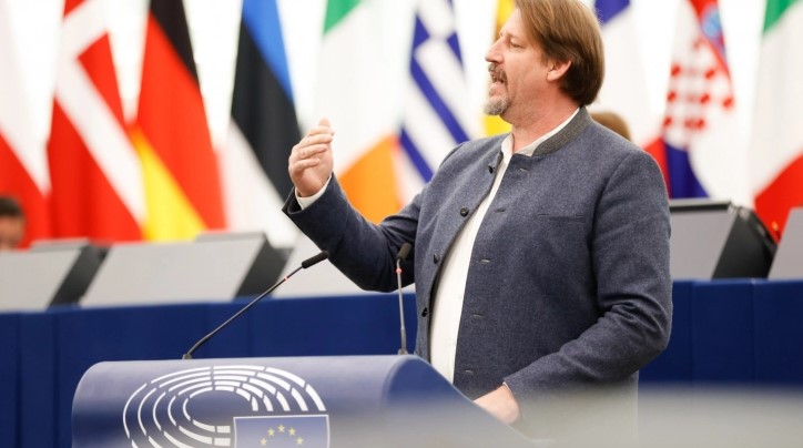 ЕВРОПАРЛАМЕНТ: Утре Извештајот на Вајц пред европратениците, Македонија очекува силна порака за македонскиот идентитет и јазик