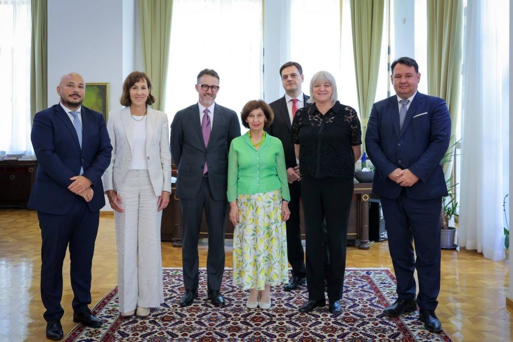 Сиљановска-Давкова прими претставници на американската невладина организација „Data Foundation“