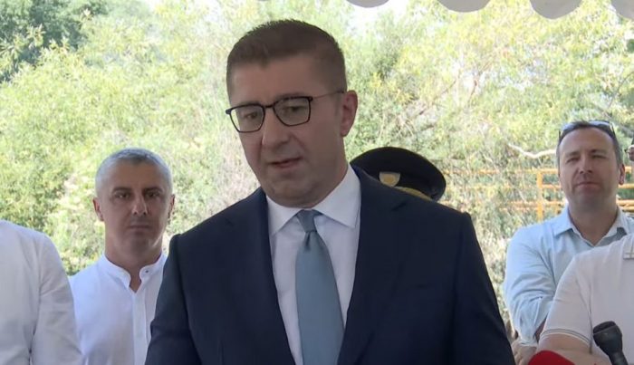 МИЦКОСКИ: Сега во лулката на демократијата кулминира авантурата од 2022-ра, инспирирана од Османи, поддржана од Ковачевски и Маричиќ