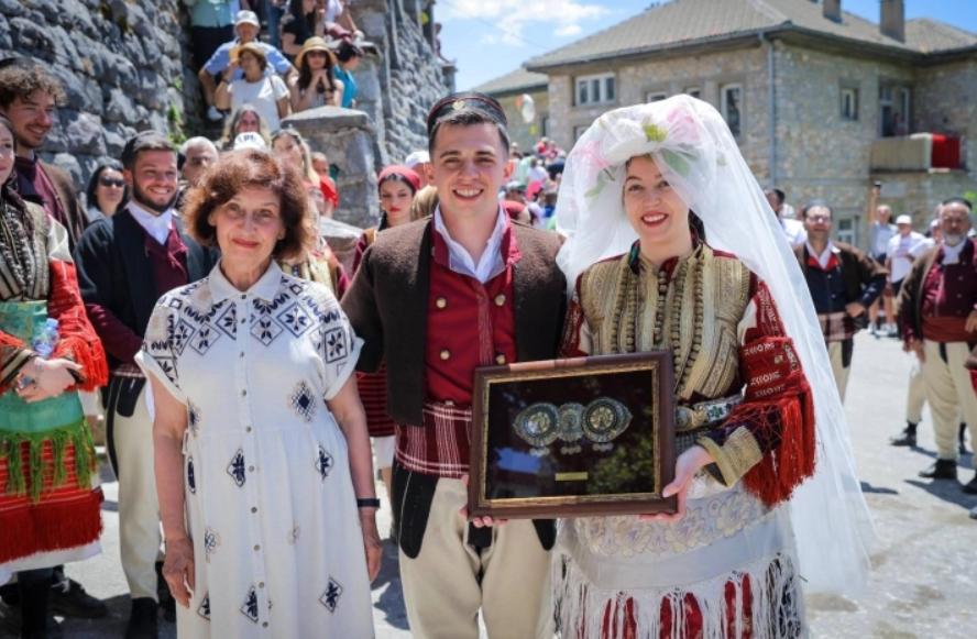 СИЉАНОВСКА: „Галичка свадба“ ја отсликува македонската народна традиција и култура