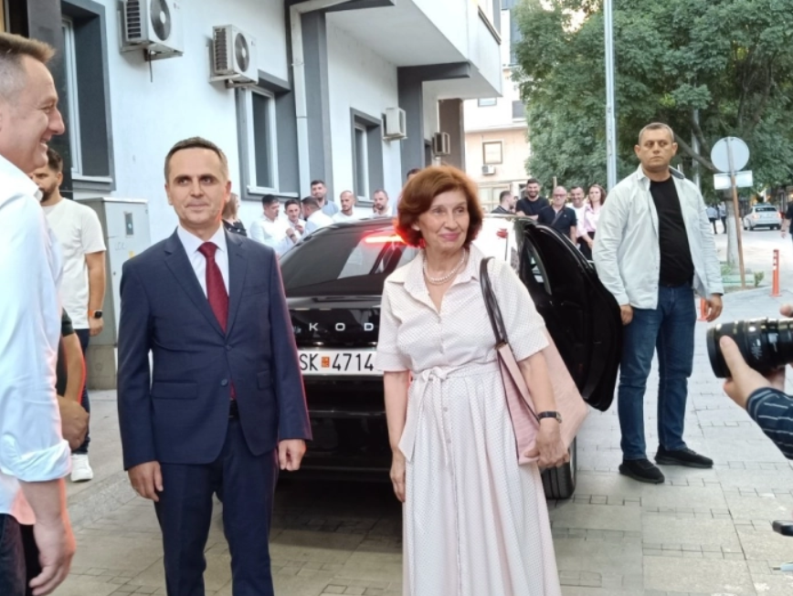 СИЉАНОВСКА ЗА ПРЕИМЕНУВАЊЕТО УЛИЦИ ВО ТЕТОВО: Ќе се реши така како што треба – граѓански, со консензус