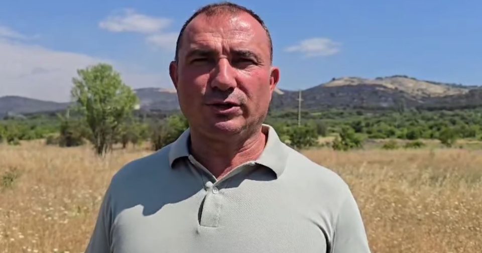 АНГЕЛОВ: Не ширете лажни вести, нема изгорени куќи во Чучер Сандево, ниту дека манастири и цркви биле во опасност од пожарот