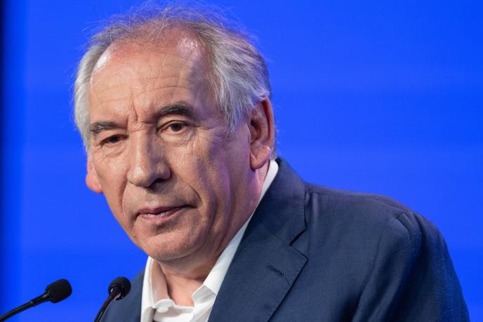 ФРАНЦУСКИОТ ПРЕМИЕР, БАЈРУ: Франција е во „смртна опасност“ поради националниот долг